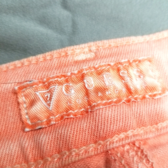 Pink acid wash Guess jeans - Picture 6 of 11
